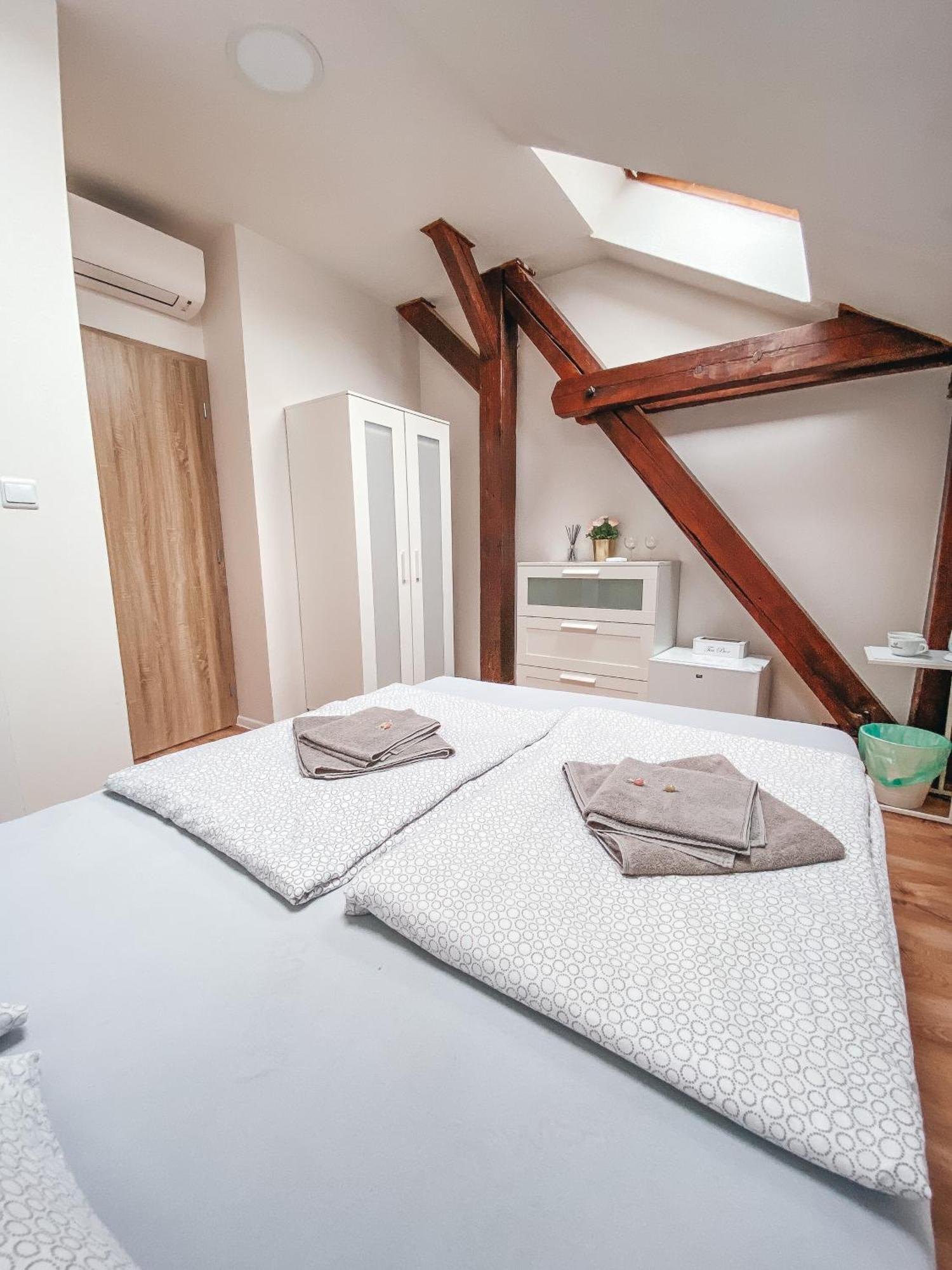 Blue Lotus Apartments Bratislava Exterior foto